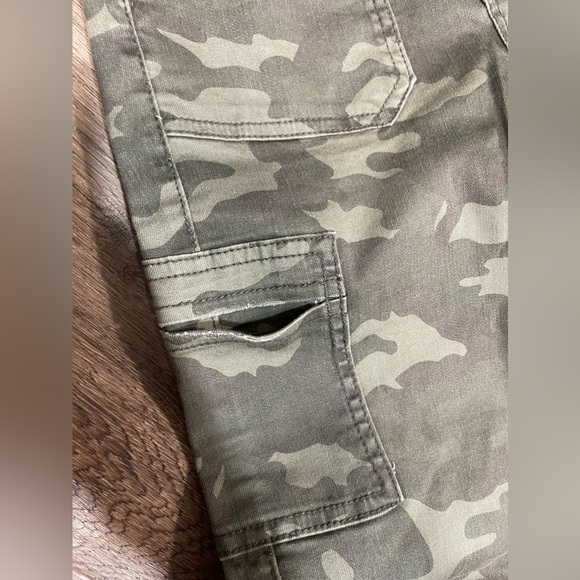 Mudd FLX Stretch Juniors Camo Jeans👖🪖 - Picture 4 of 10